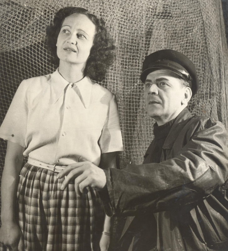File:Levald, Leida (lavastusest Kaluripoeg, roll Anita, koos Rudolf Nuudega).jpg